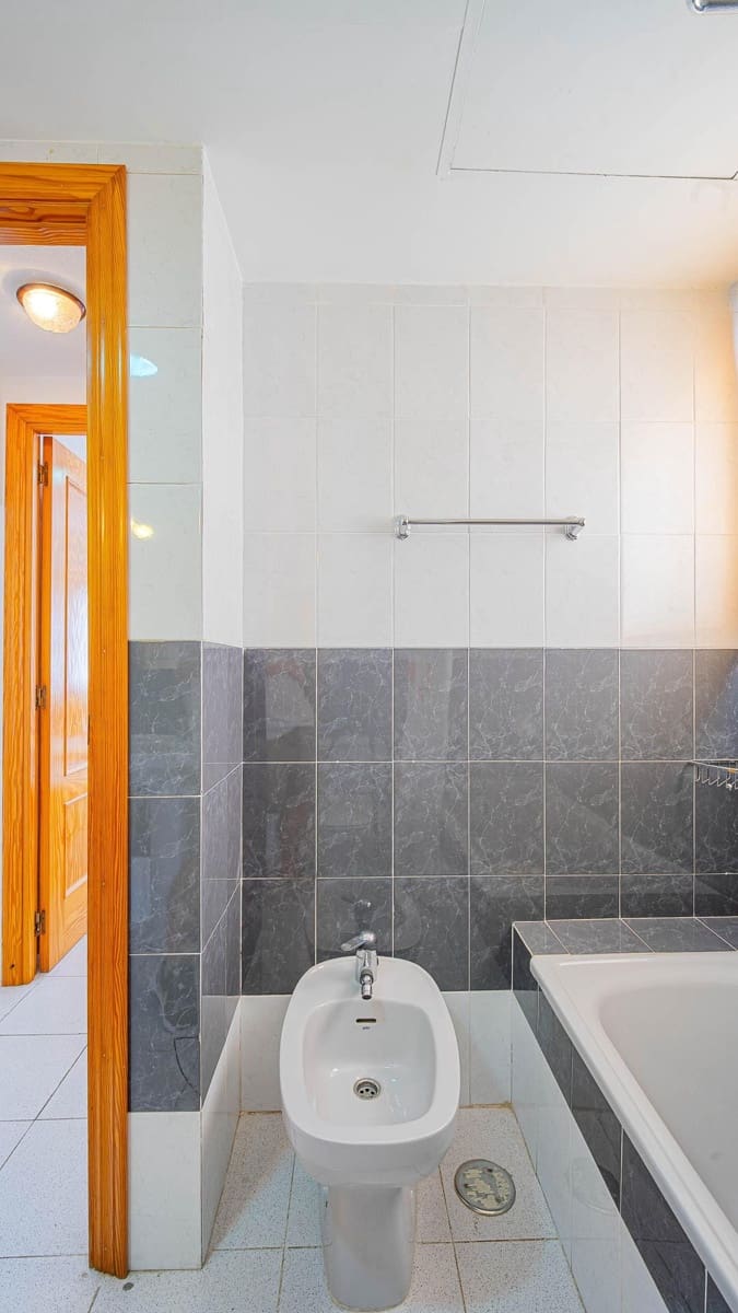 2 slaapkamer Appartement te koop in Torrevieja met zwembad - € 140.000 (Ref: 9812248)
