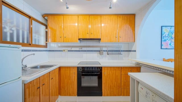 2 slaapkamer Appartement te koop in Parque de las Naciones, Torrevieja met zwembad - € 140.000 (Ref: 9812248)