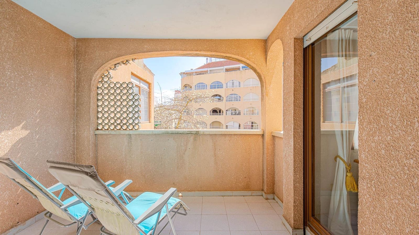 2 slaapkamer Appartement te koop in Torrevieja met zwembad - € 140.000 (Ref: 9812248)