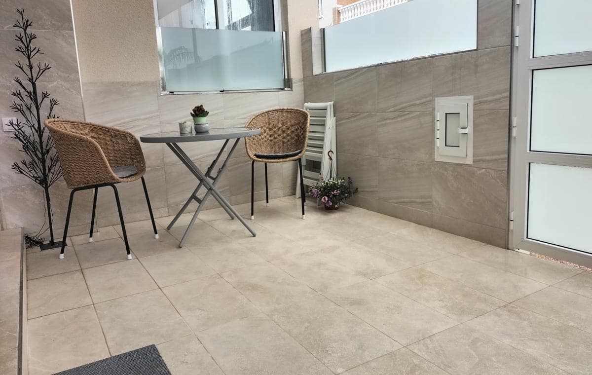2 soveværelse Rækkehus til salg i Torrevieja - € 219.000 (Ref: 9825391)