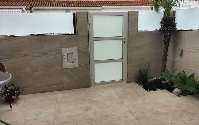 2 soveværelse Rækkehus til salg i El Chaparral - La Siesta - La Torreta, Torrevieja - € 219.000 (Ref: 9825391)