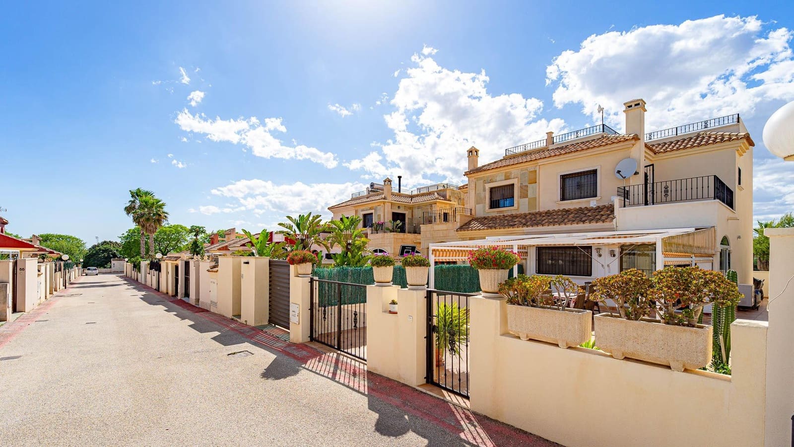 3 bedroom Semi-detached Villa for sale in Aguas Nuevas with pool - € 229,999 (Ref: 9839397)