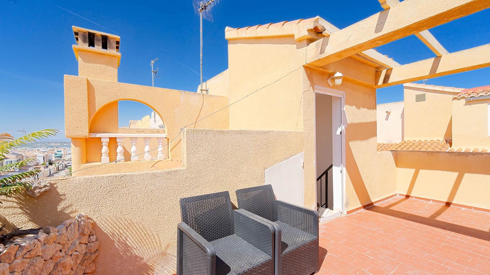 1 soveværelse Bungalow til salg i Torrevieja med swimmingpool - € 92.999 (Ref: 9851887)