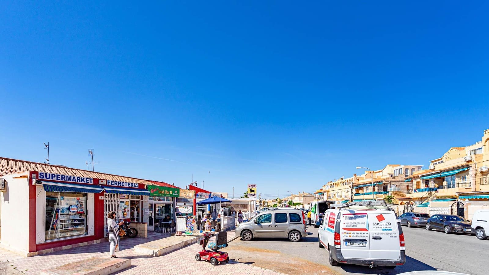 1 soveværelse Bungalow til salg i Torrevieja med swimmingpool - € 92.999 (Ref: 9851887)