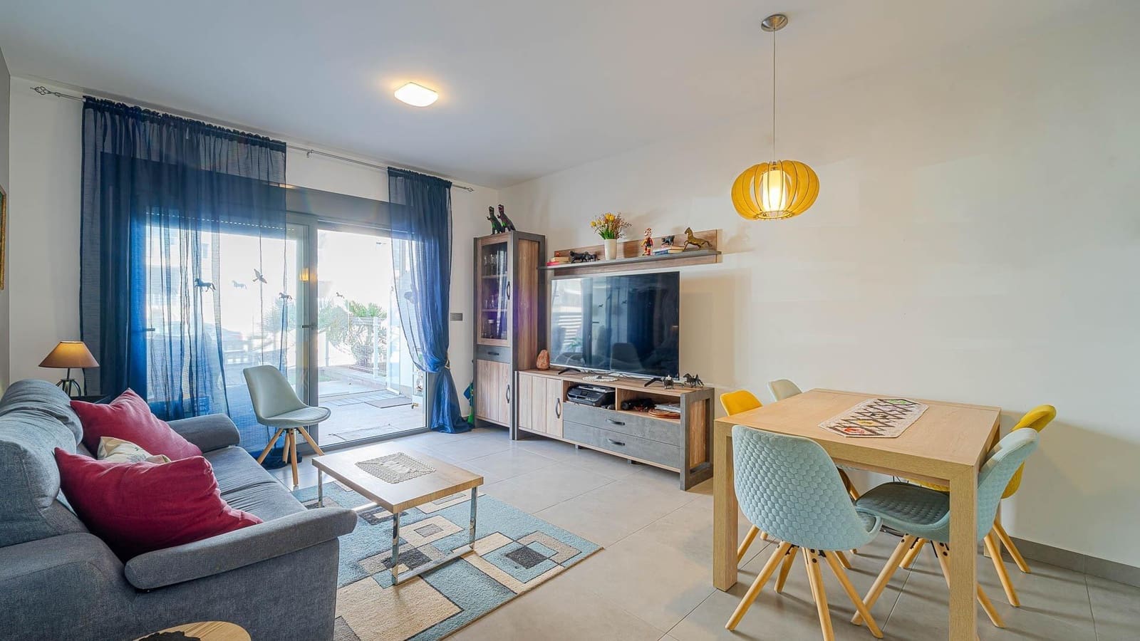 2 soveværelse Bungalow til salg i Pilar de la Horadada med swimmingpool - € 184.999 (Ref: 9876560)