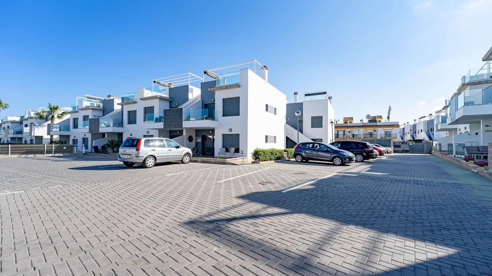 2 soveværelse Bungalow til salg i Pilar de la Horadada med swimmingpool - € 184.999 (Ref: 9876560)