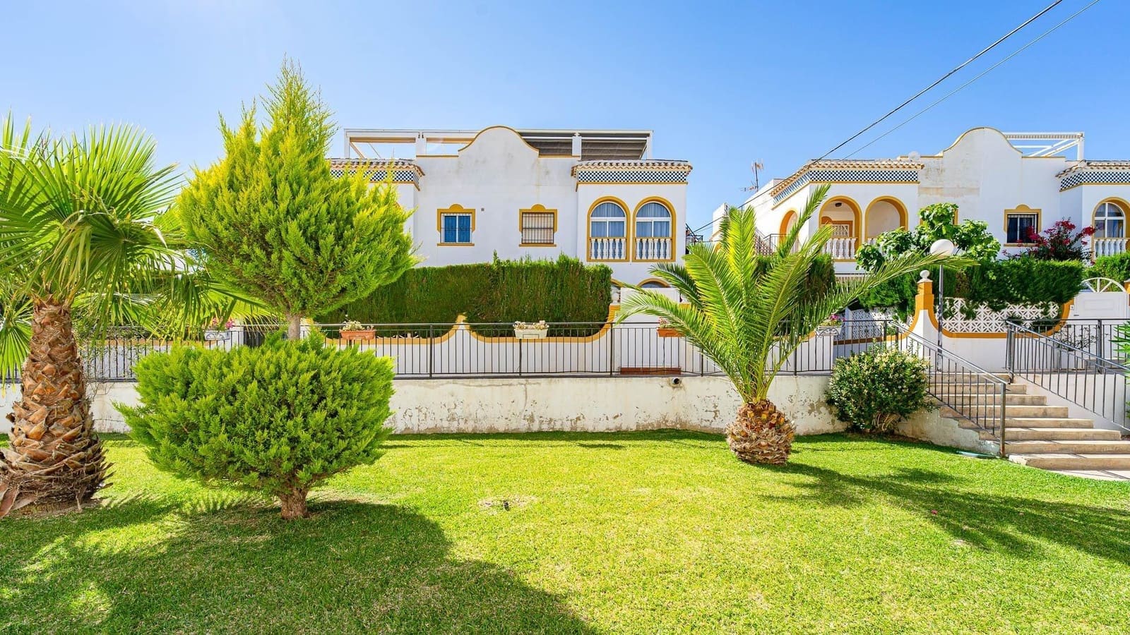 2 bedroom Bungalow for sale in Torrevieja with pool - € 139,999 (Ref: 9876561)