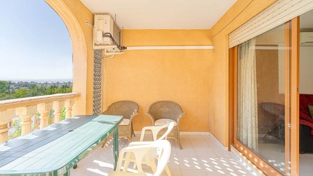 Apartamento de 2 habitaciones en Centro, Torrevieja en venta con piscina - 139.999 € (Ref: 9884938)