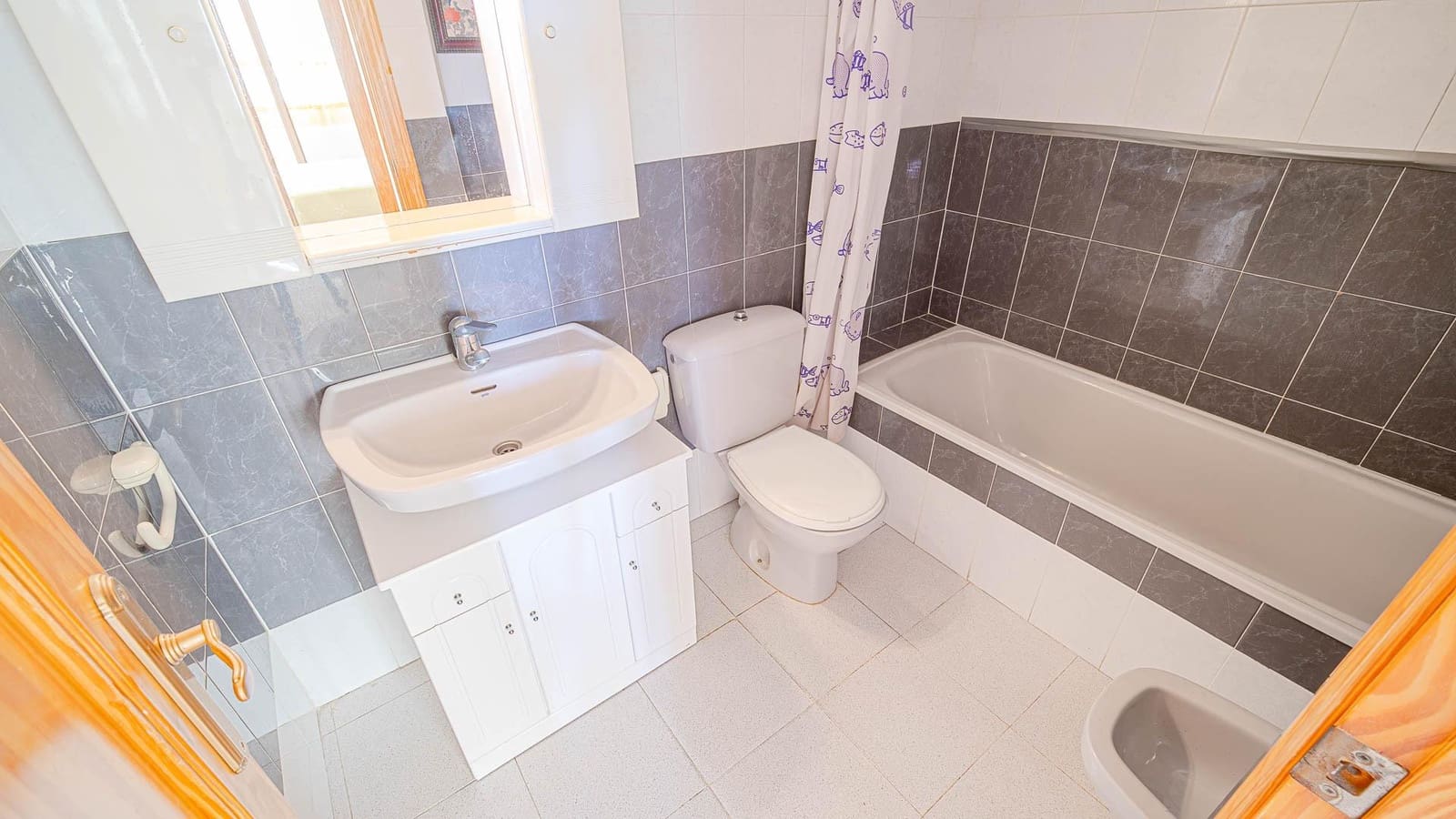2 sypialnia Apartament na sprzedaż w Torrevieja z basenem - 134 999 € (Ref: 9884938)