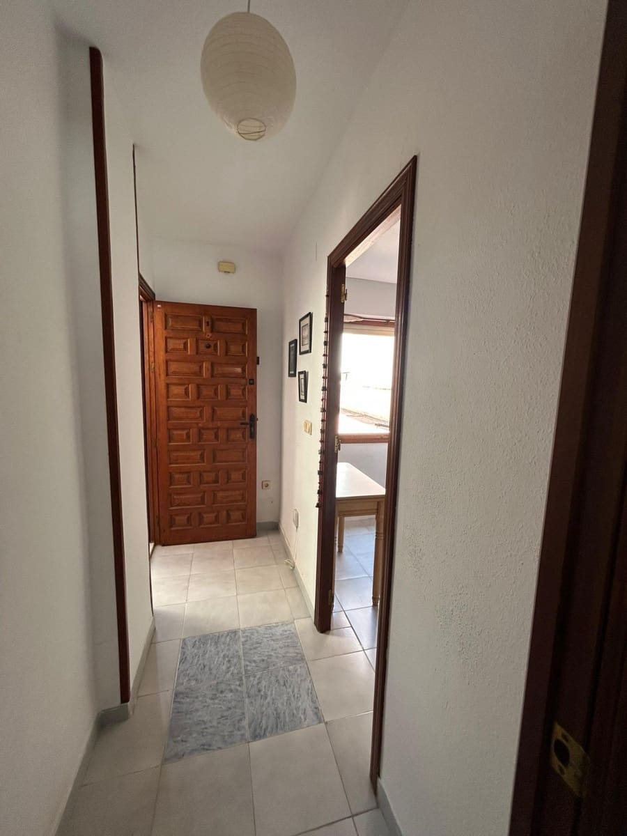 Apartamento de 2 habitaciones en Torrevieja en venta - 136.000 € (Ref: 9894005)