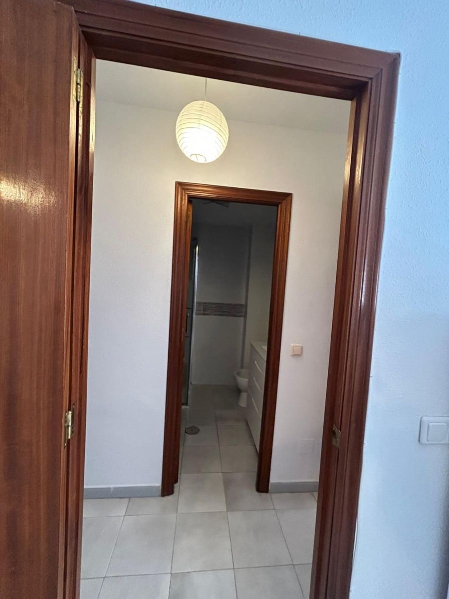 Apartamento de 2 habitaciones en Torrevieja en venta - 136.000 € (Ref: 9894005)