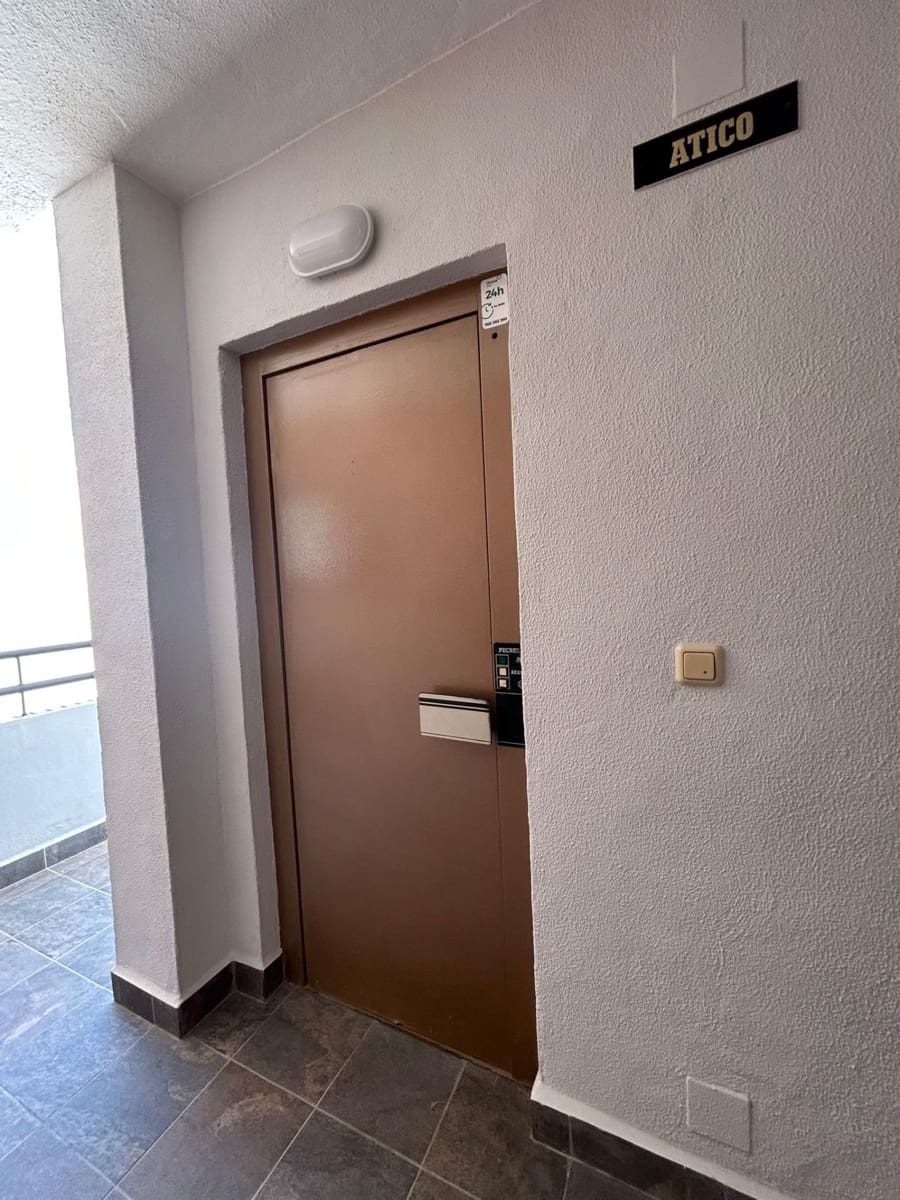 Apartamento de 2 habitaciones en Torrevieja en venta - 136.000 € (Ref: 9894005)