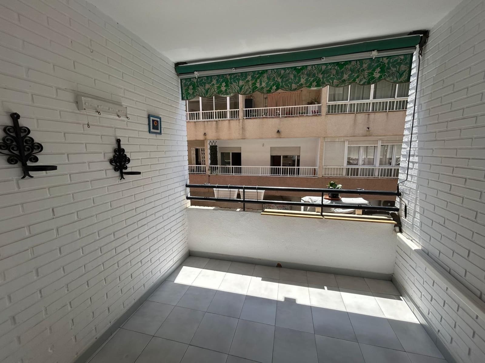 Apartamento de 2 habitaciones en Torrevieja en venta - 136.000 € (Ref: 9894005)