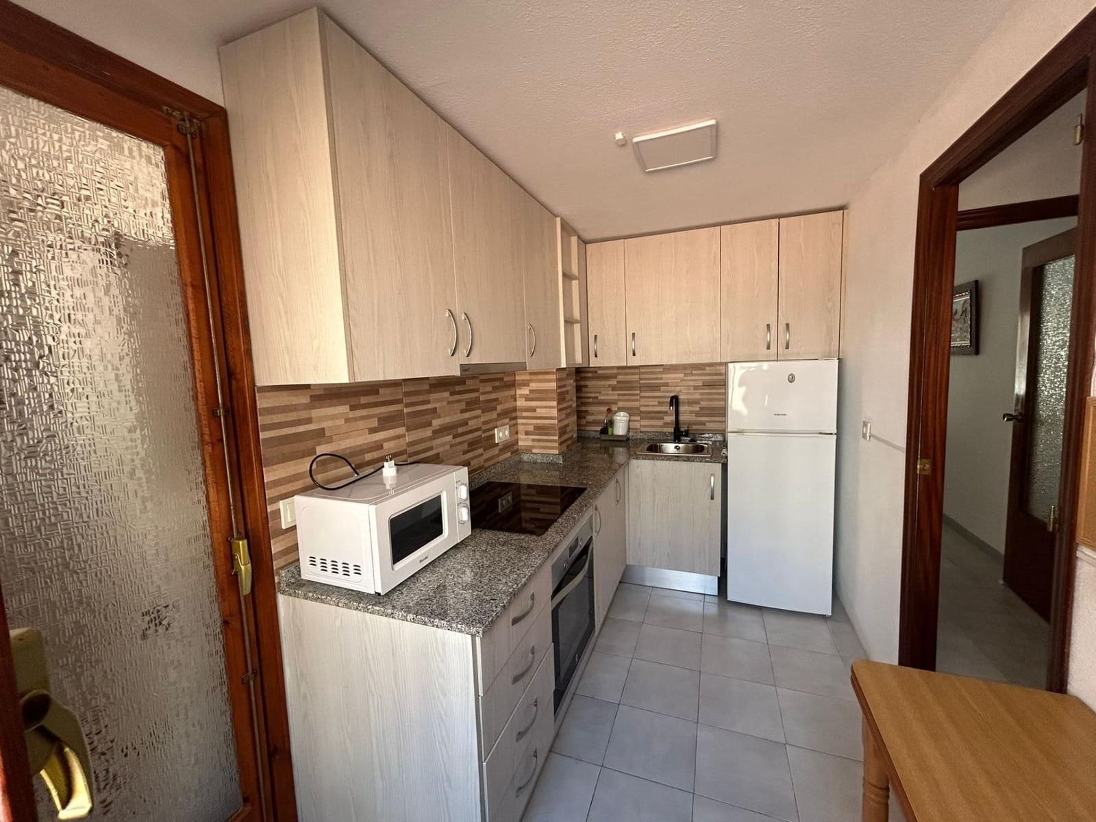 Apartamento de 2 habitaciones en Torrevieja en venta - 136.000 € (Ref: 9894005)