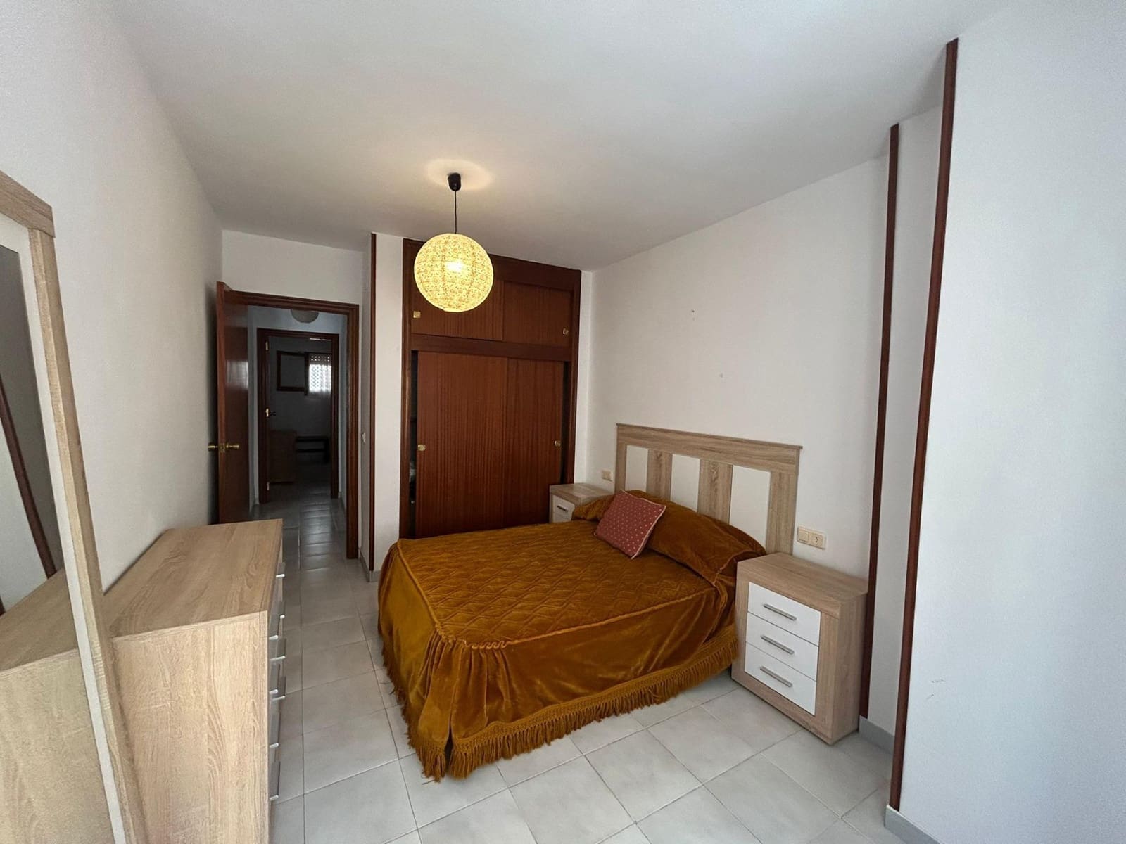 Apartamento de 2 habitaciones en Torrevieja en venta - 136.000 € (Ref: 9894005)