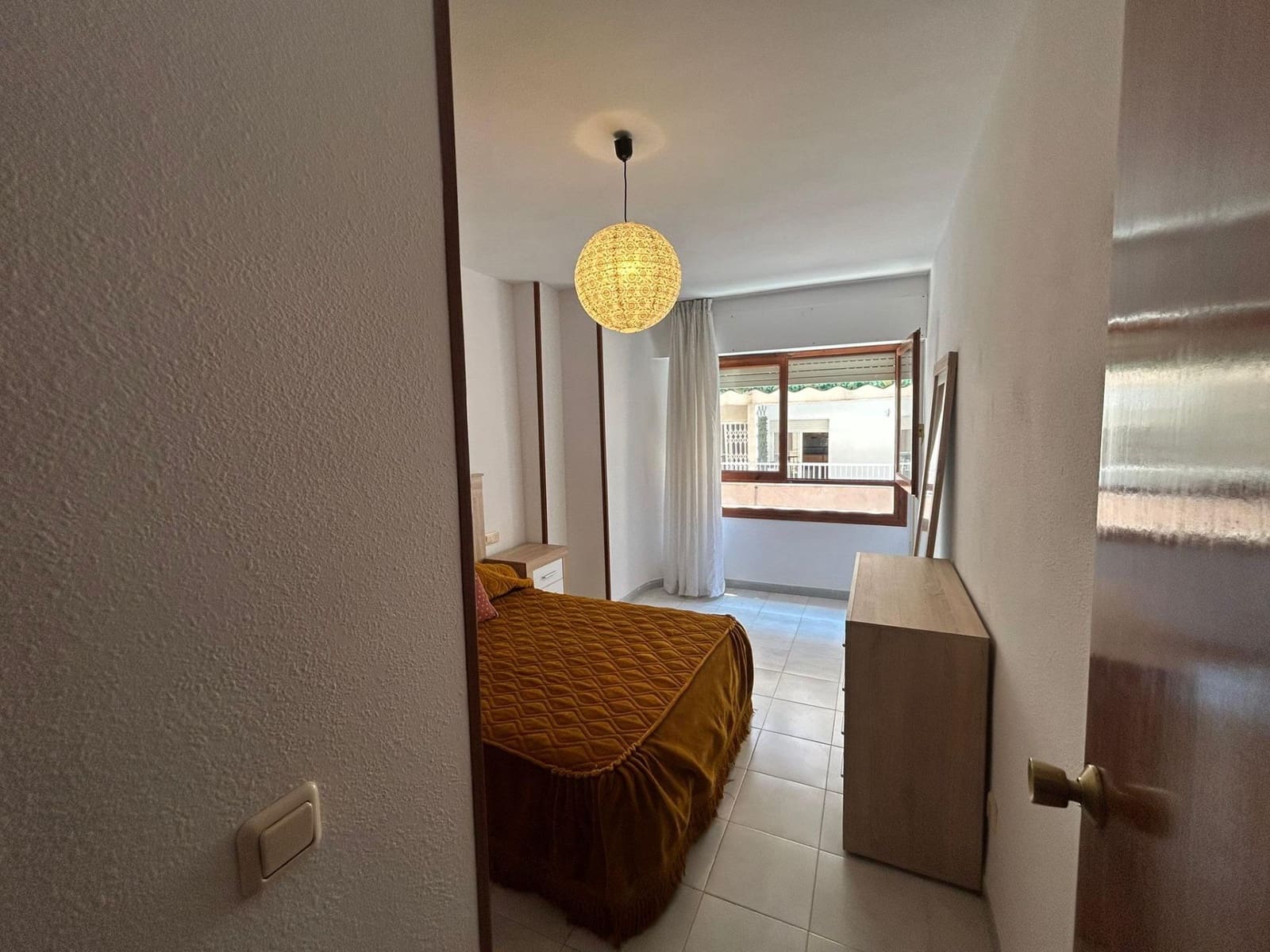 Apartamento de 2 habitaciones en Torrevieja en venta - 136.000 € (Ref: 9894005)