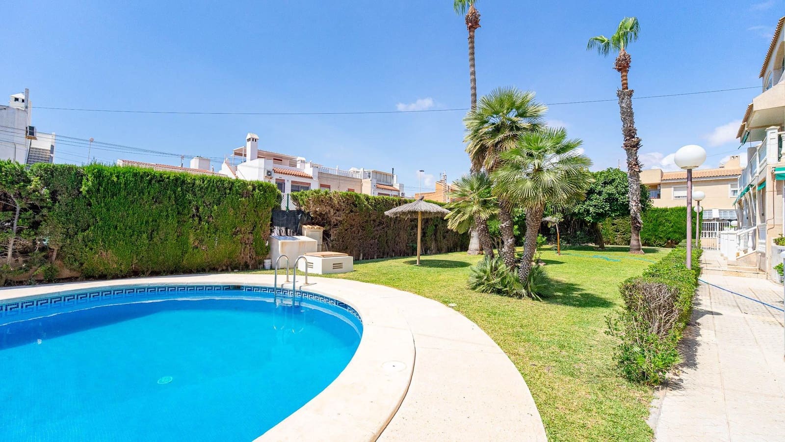 2 Zimmer Apartment zu verkaufen in Torrevieja mit Pool - 149.999 € (Ref: 9900128)