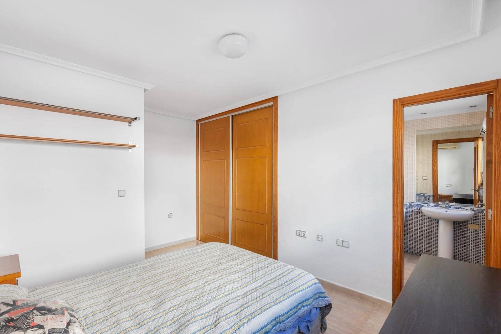 3 slaapkamer Appartement te koop in Torrevieja met zwembad garage - € 184.900 (Ref: 9913277)