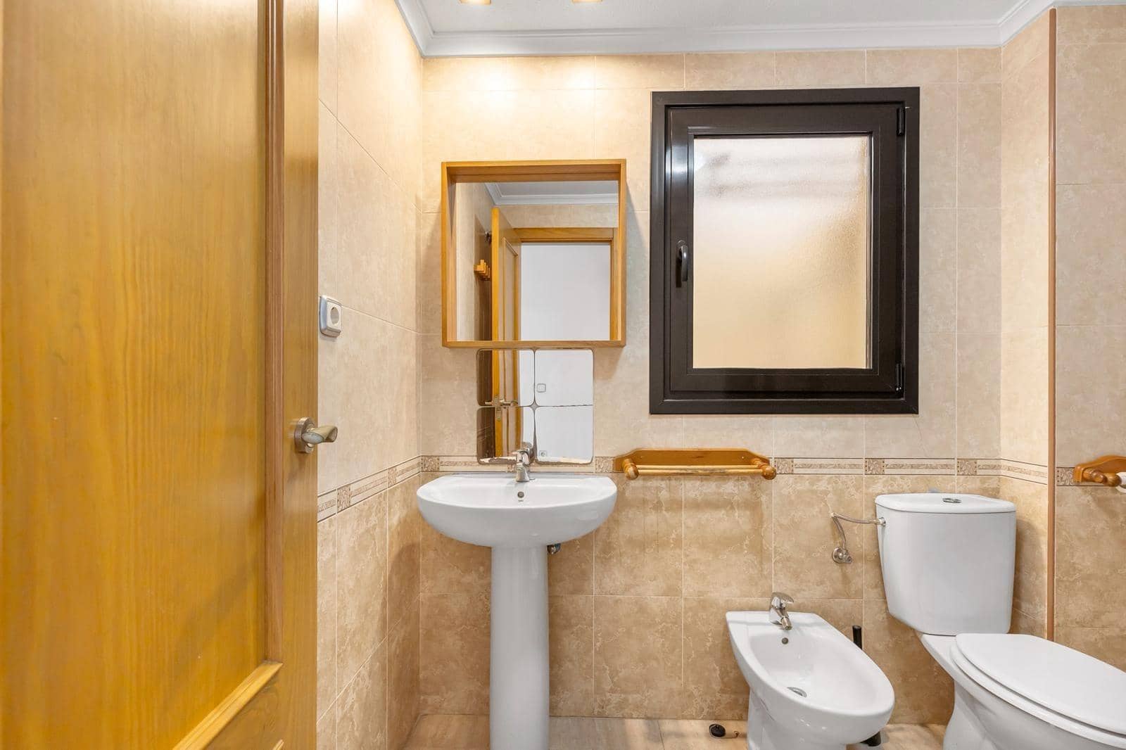 3 slaapkamer Appartement te koop in Torrevieja met zwembad garage - € 184.900 (Ref: 9913277)