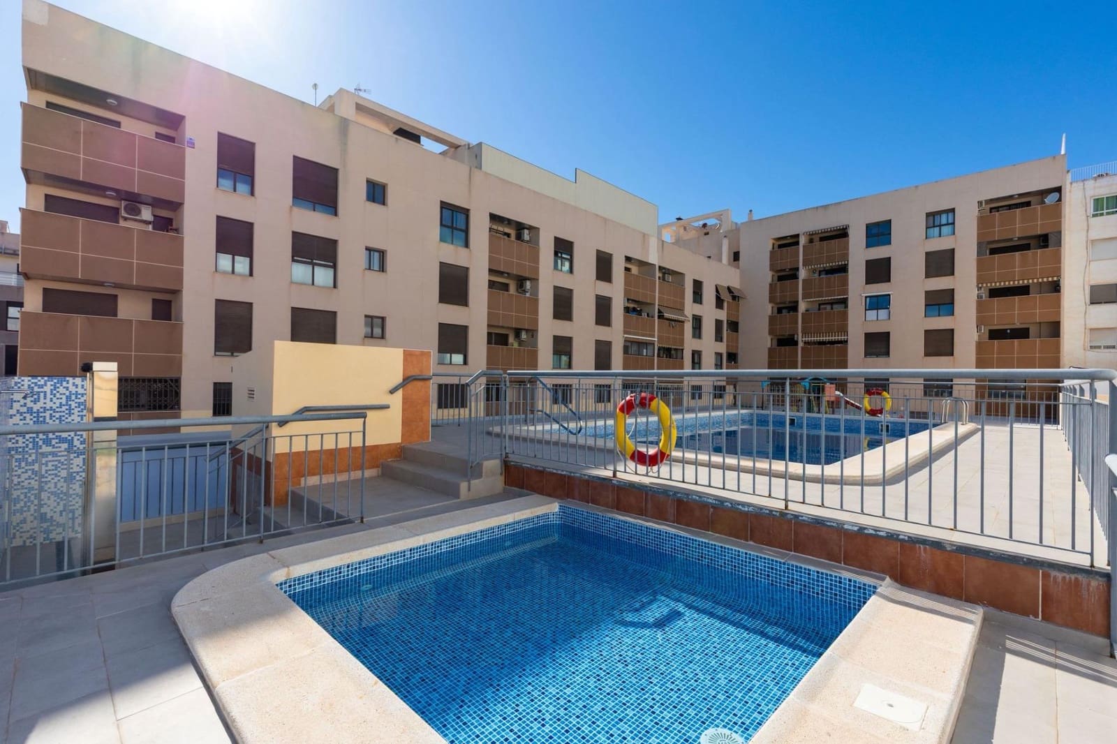 3 slaapkamer Appartement te koop in Torrevieja met zwembad garage - € 184.900 (Ref: 9913277)