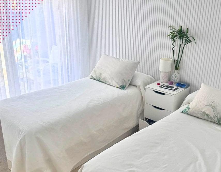 Ático de 3 habitaciones en Torrevieja en venta con piscina - 329.000 € (Ref: 9913278)