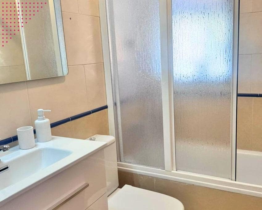 Ático de 3 habitaciones en Torrevieja en venta con piscina - 329.000 € (Ref: 9913278)