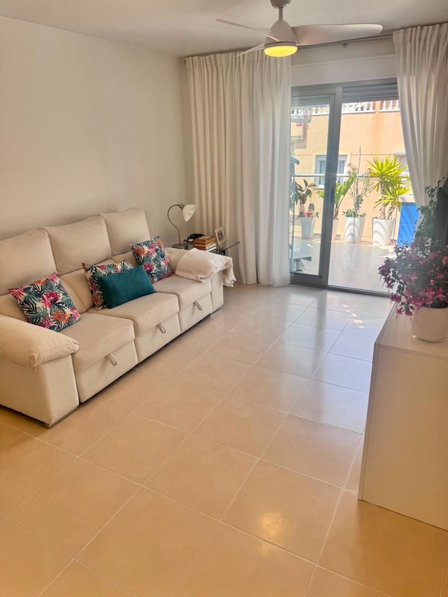 Ático de 3 habitaciones en Torrevieja en venta con piscina - 329.000 € (Ref: 9913278)
