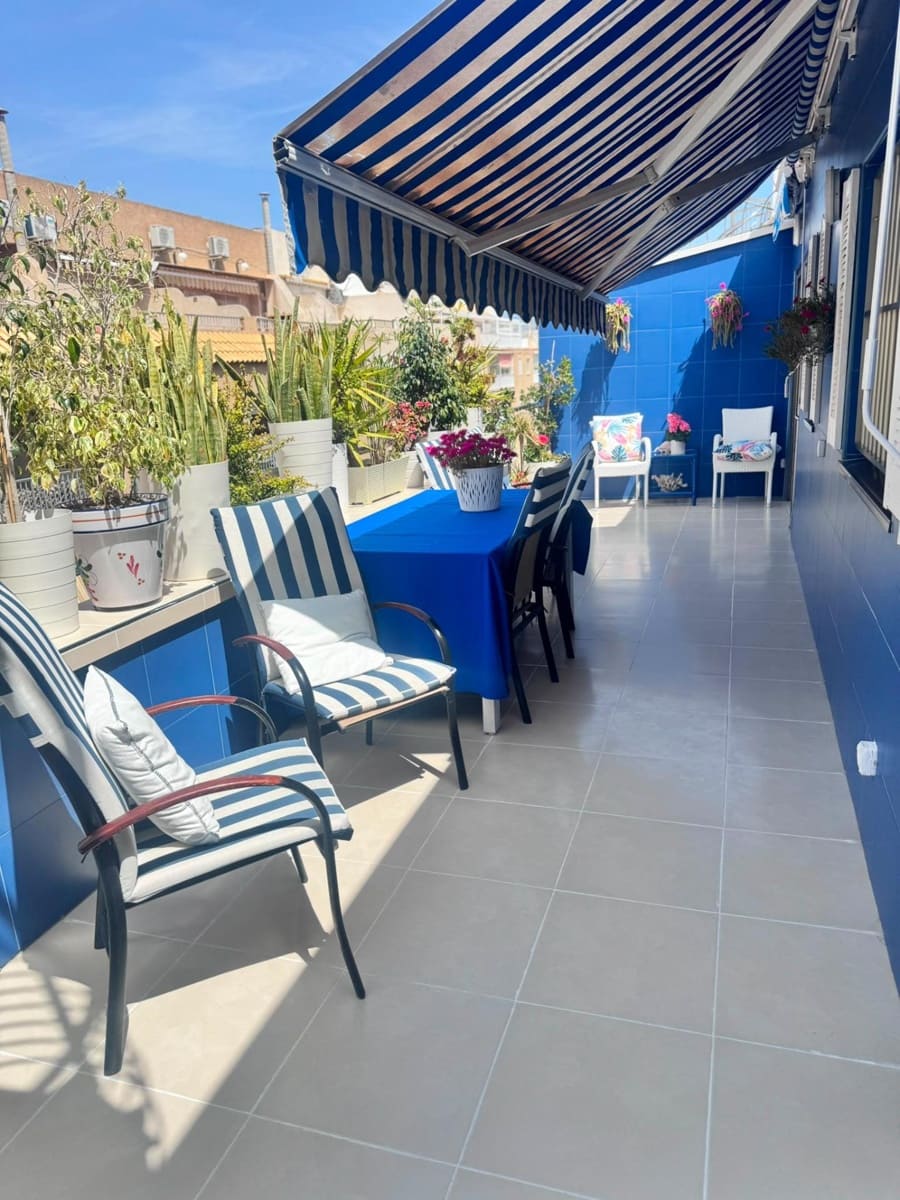 Ático de 3 habitaciones en Torrevieja en venta con piscina - 329.000 € (Ref: 9913278)