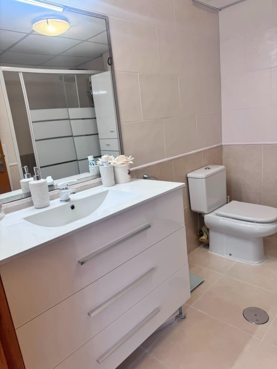 Ático de 3 habitaciones en Torrevieja en venta con piscina - 329.000 € (Ref: 9913278)