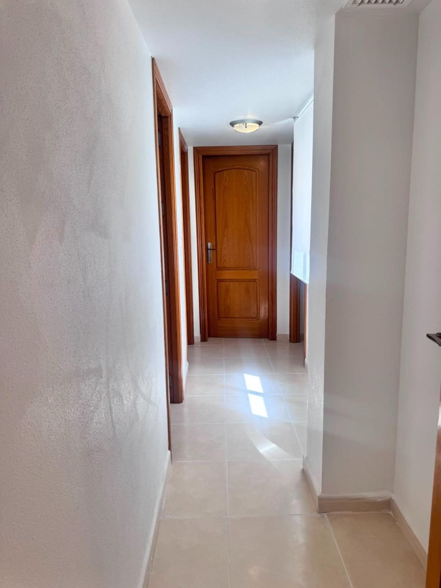 Ático de 3 habitaciones en Torrevieja en venta con piscina - 329.000 € (Ref: 9913278)