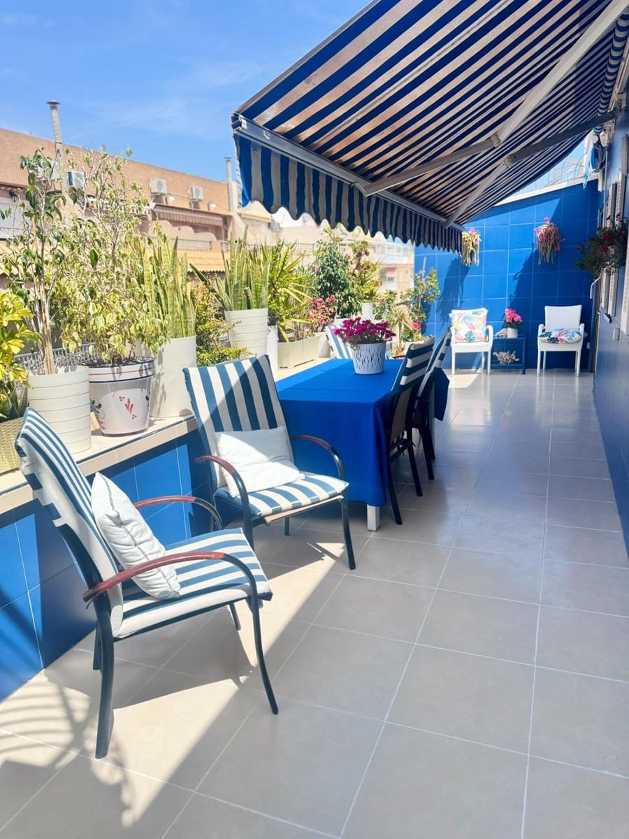 Ático de 3 habitaciones en Torrevieja en venta con piscina - 329.000 € (Ref: 9913278)