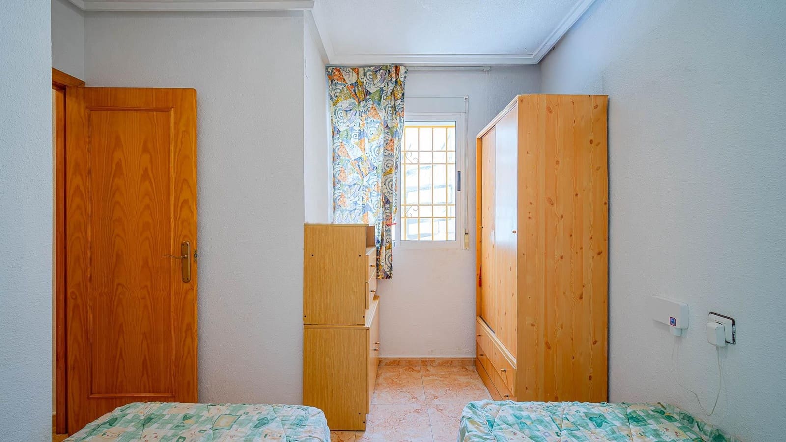 2 quarto Moradia em Banda para venda em El Limonar com piscina - 159 999 € (Ref: 9930821)