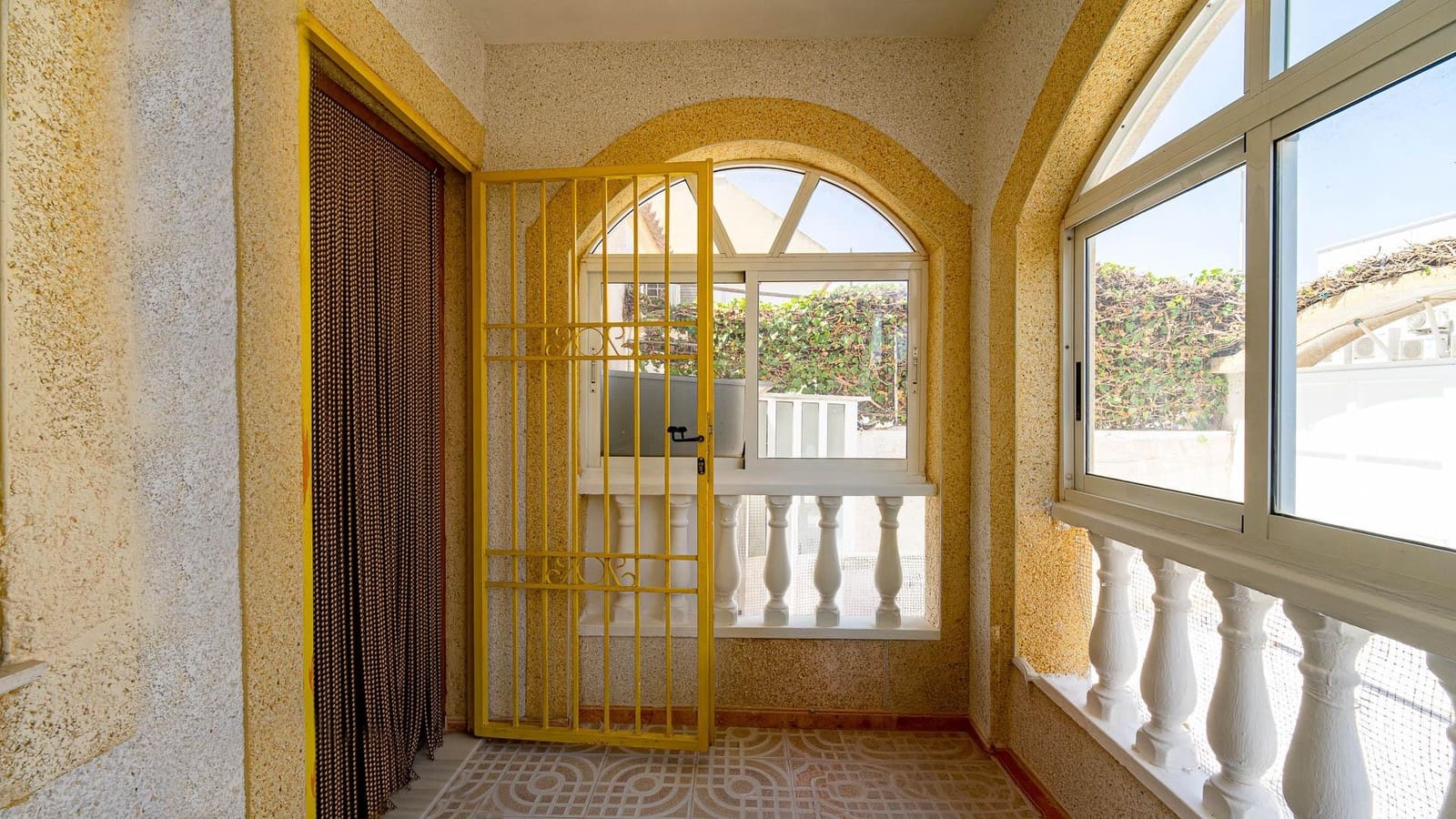 2 quarto Moradia em Banda para venda em El Limonar com piscina - 159 999 € (Ref: 9930821)
