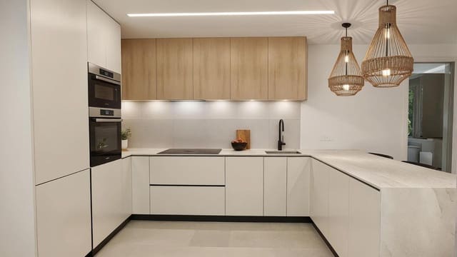 Chalet de 3 habitaciones en Los Alcázares en venta con piscina - 669.900 € (Ref: 9934308)