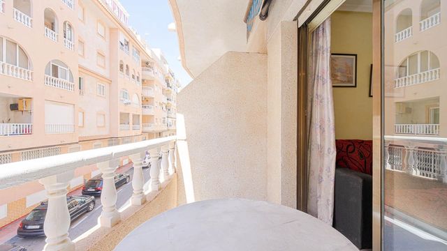 1 bedroom Apartment for sale in Torrevieja - € 95,000 (Ref: 9949897)
