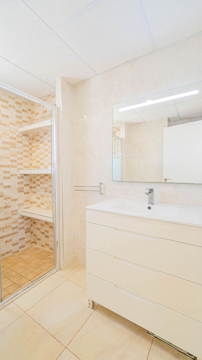 4 soveværelse Villa til salg i Torrevieja med swimmingpool - € 650.000 (Ref: 9954337)