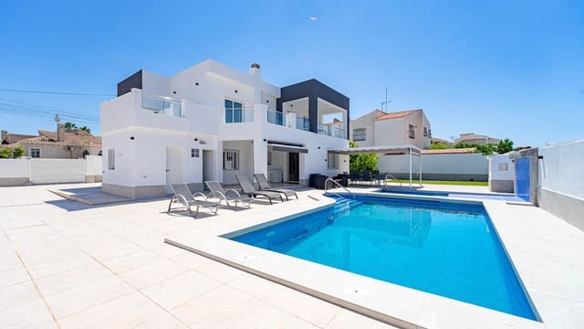 4 soveværelse Villa til salg i El Chaparral - La Siesta - La Torreta, Torrevieja med swimmingpool - € 650.000 (Ref: 9954337)