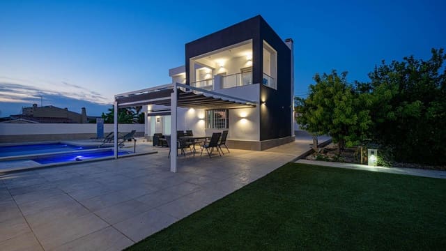 4 soveværelse Villa til salg i El Chaparral - La Siesta - La Torreta, Torrevieja med swimmingpool - € 650.000 (Ref: 9954337)