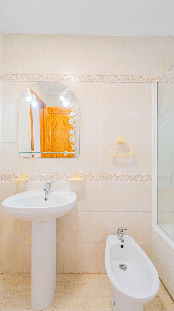 3 slaapkamer Villa te koop in Torrevieja met zwembad - € 229.999 (Ref: 9958069)