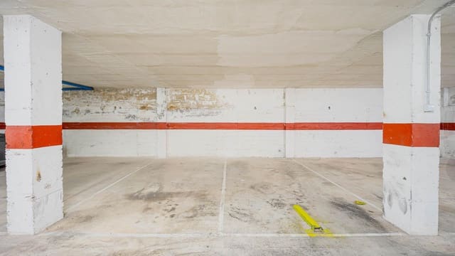 Garage til salg i Avenida Habaneras - Curva de Palangre, Torrevieja - € 12.000 (Ref: 9962795)