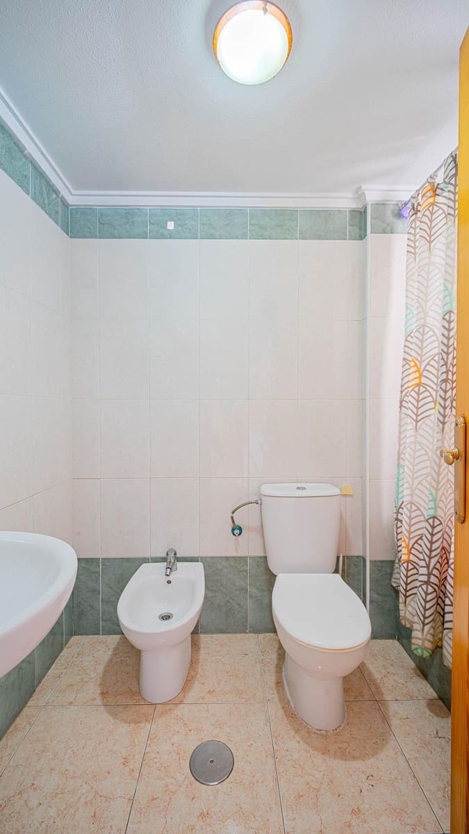 2 chambre Appartement à vendre à Torrevieja avec piscine - 99 999 € (Ref: 9975541)