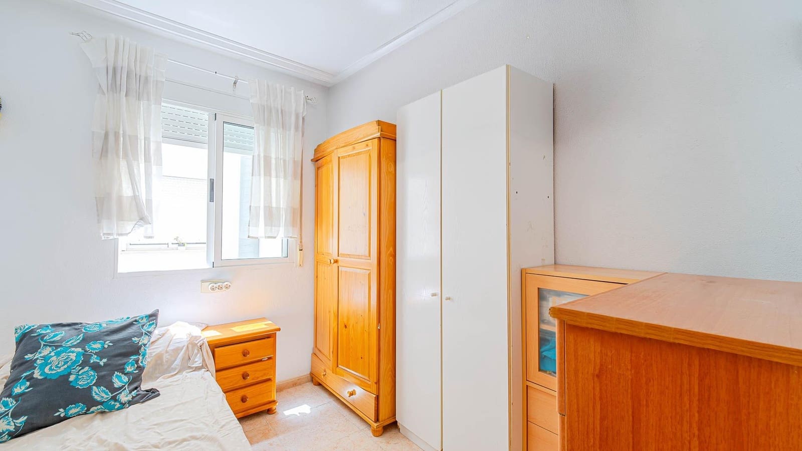 2 chambre Appartement à vendre à Torrevieja avec piscine - 99 999 € (Ref: 9975541)