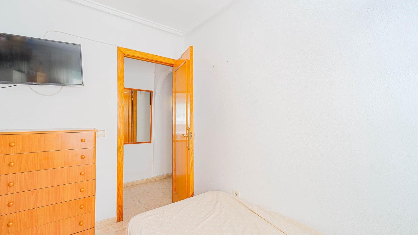 2 chambre Appartement à vendre à Torrevieja avec piscine - 99 999 € (Ref: 9975541)