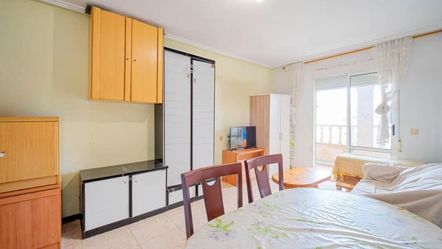2 soverom Leilighet til salgs i Centro, Torrevieja med svømmebasseng - € 99 999 (Ref: 9975541)