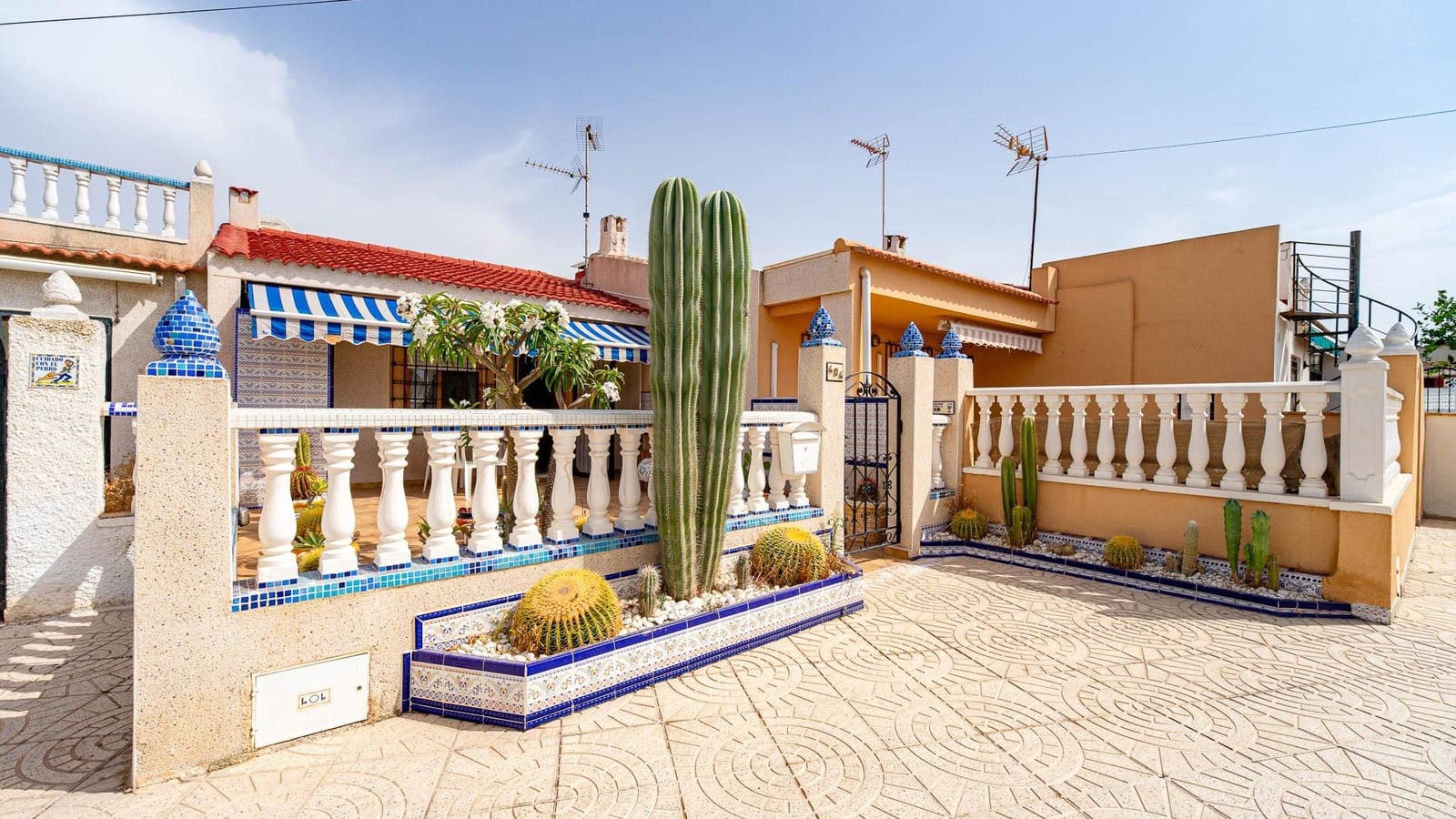 2 chambre Villa/Maison Mitoyenne à vendre à Torrevieja - 109 999 € (Ref: 9975542)