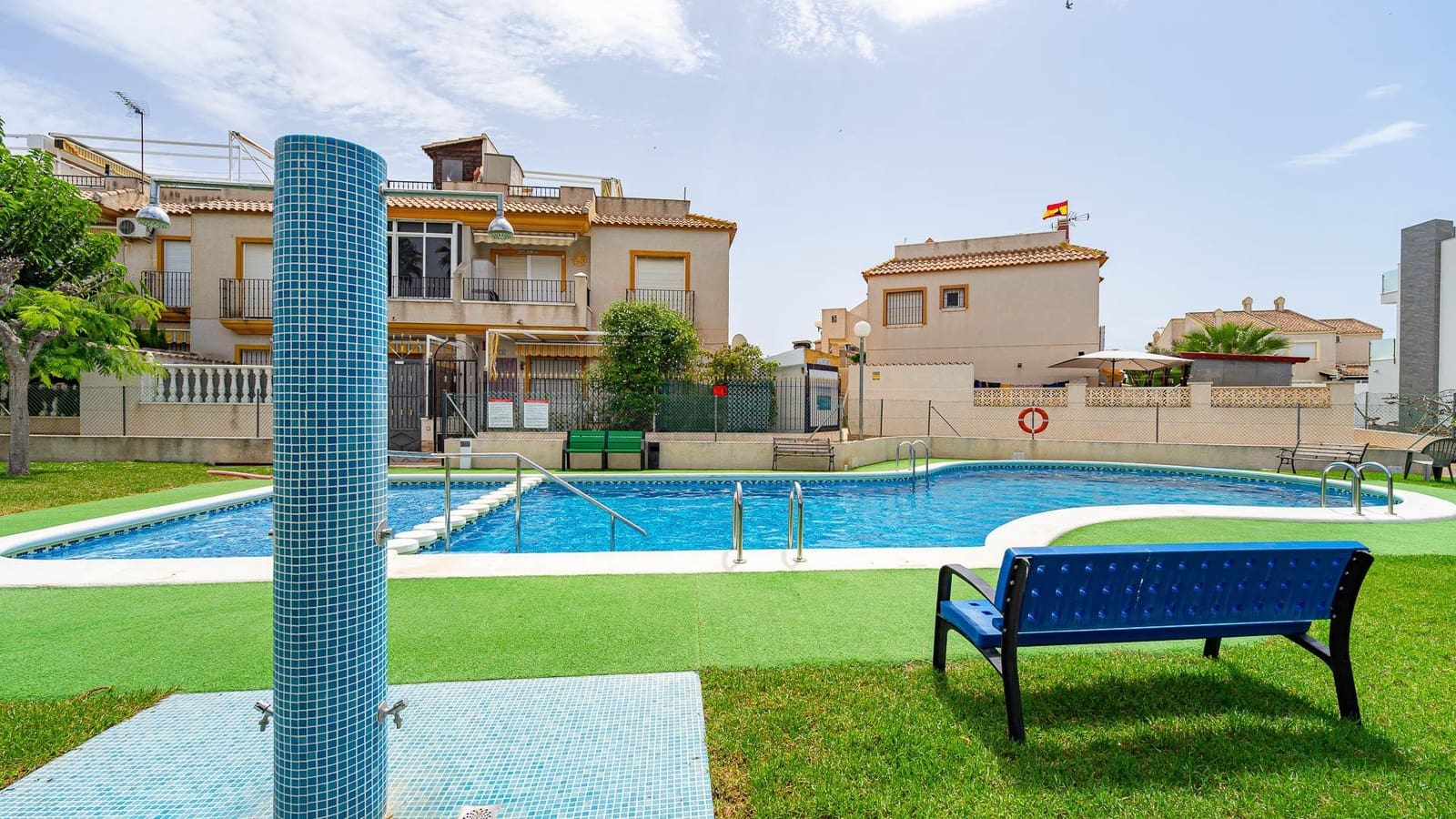 2 makuuhuone Huoneisto myytävänä paikassa Torrevieja mukana uima-altaan - 144 999 € (Ref: 9975560)