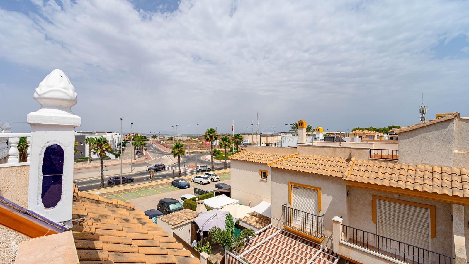 2 makuuhuone Huoneisto myytävänä paikassa Torrevieja mukana uima-altaan - 144 999 € (Ref: 9975560)