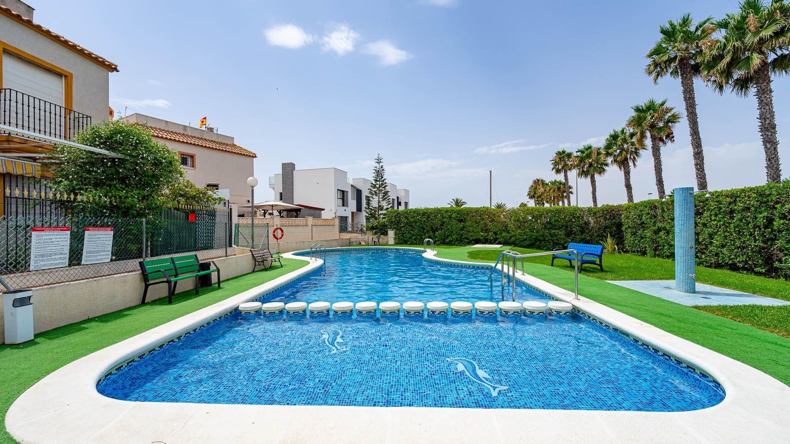 2 makuuhuone Huoneisto myytävänä paikassa Torrevieja mukana uima-altaan - 144 999 € (Ref: 9975560)