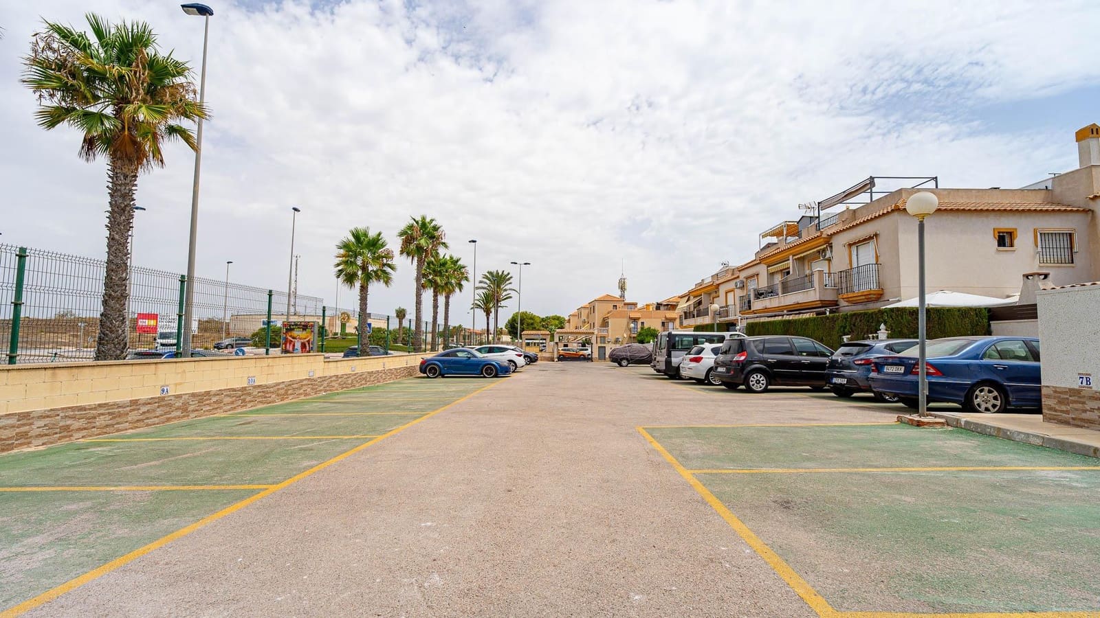 2 makuuhuone Huoneisto myytävänä paikassa Torrevieja mukana uima-altaan - 144 999 € (Ref: 9975560)