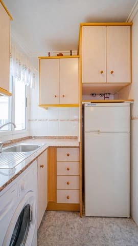 2 slaapkamer Appartement te koop in Centro, Torrevieja met garage - € 139.999 (Ref: 9979814)